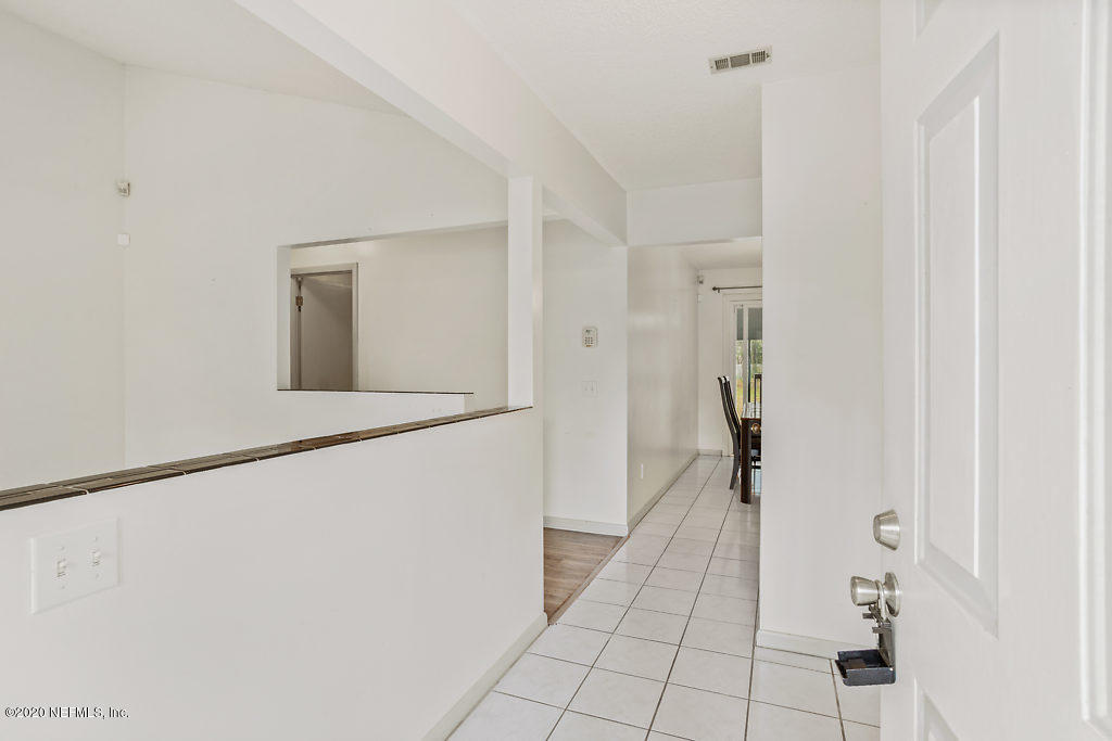 5867 George Hodges Road Macclenny, FL 32063 - Photo 4 of 44 Foyer