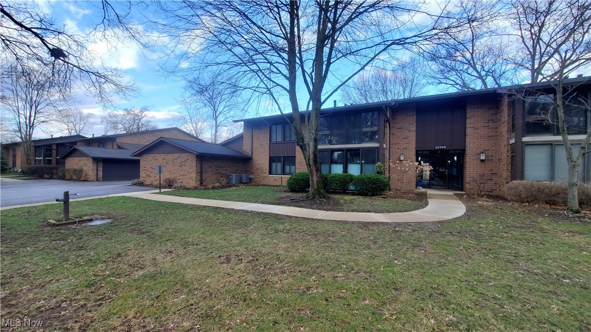 22968 Maple Ridge Road, Unit 203 North Olmsted, OH 44070 - Photo 14 of 15 Gallery Image 14