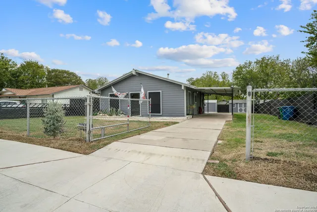 $1,300 | 6022 Castle Vw Drive, San Antonio, TX 78218