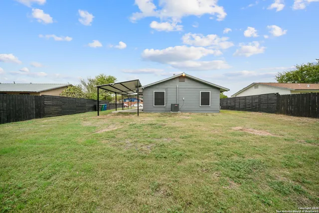 $1,300 | 6022 Castle Vw Drive, San Antonio, TX 78218
