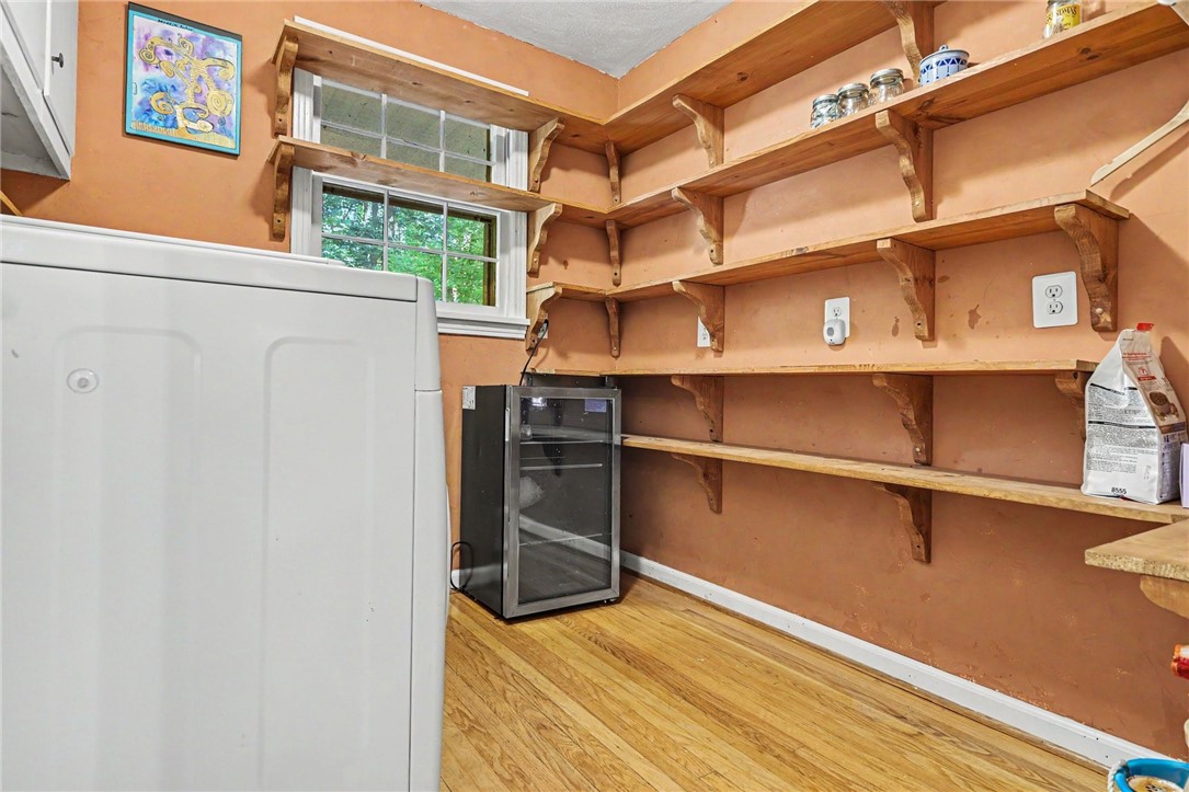 7248 Highview Trail Victor, NY 14564 - Photo 17 of 43 laundry room and pantry