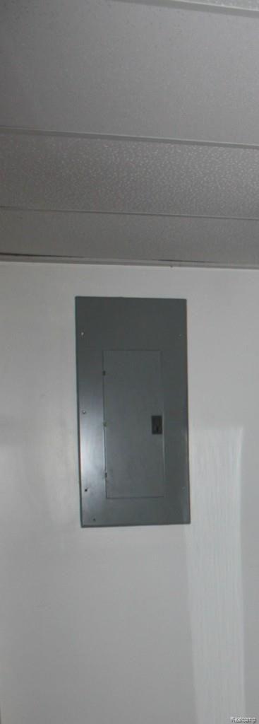 11725 Rynn Road Emmett, MI 48022 - Photo 17 of 33 Electrical Panel