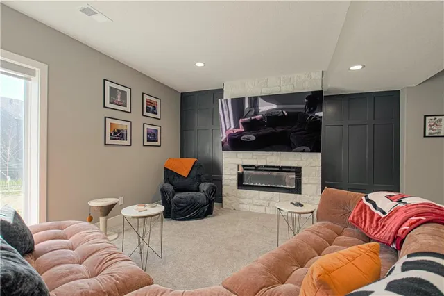 $630,000 | 1829 Green Meadow Drive, Liberty, MO 64068