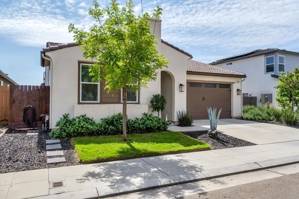 $495,000 | 4158 Buckingham Avenue, Clovis, CA 93619