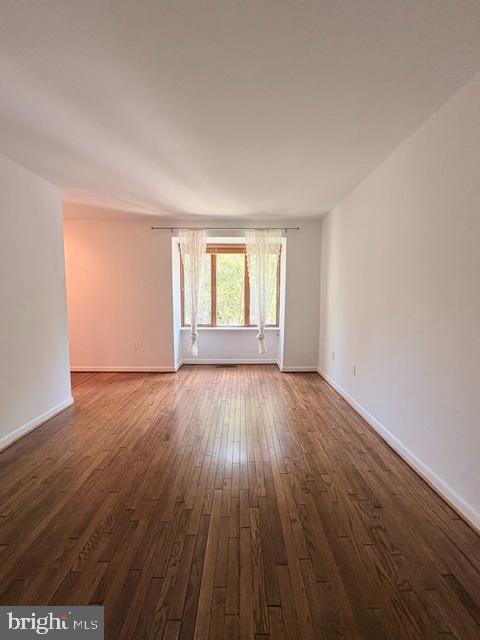 2071 Golf Course Drive Reston, VA 20191 - Photo 19 of 43