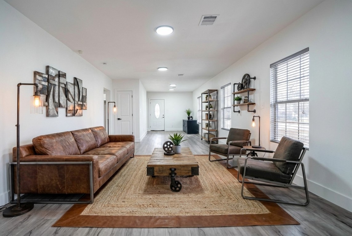 8505 Denby Street Houston, TX 77012 - Photo 4 of 15