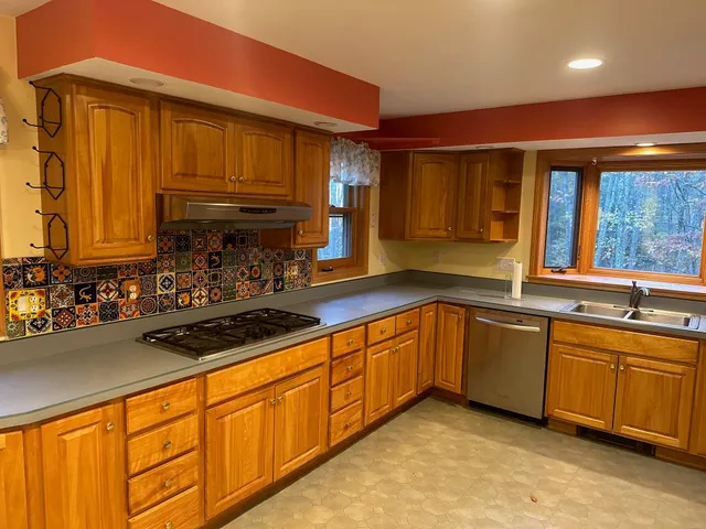 $595,000 | 948 Strafford Road, Barrington, NH 03825