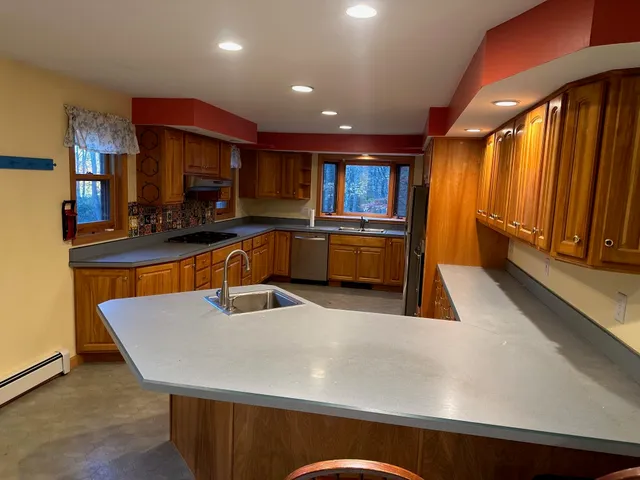 $595,000 | 948 Strafford Road, Barrington, NH 03825