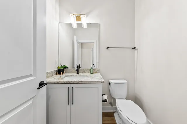 $900,000 | 1424 White Deer Trail, Waukesha, WI 53189