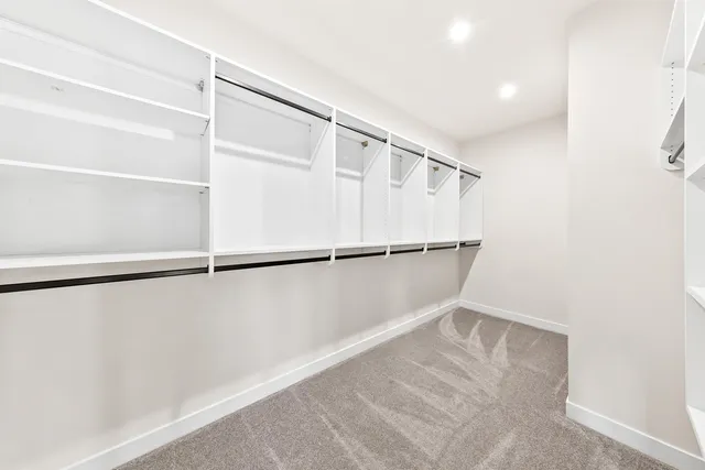 $900,000 | 1424 White Deer Trail, Waukesha, WI 53189