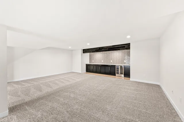 $900,000 | 1424 White Deer Trail, Waukesha, WI 53189