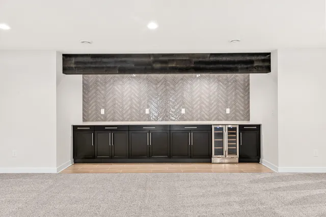 $900,000 | 1424 White Deer Trail, Waukesha, WI 53189