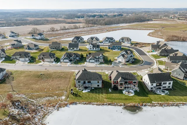 $900,000 | 1424 White Deer Trail, Waukesha, WI 53189