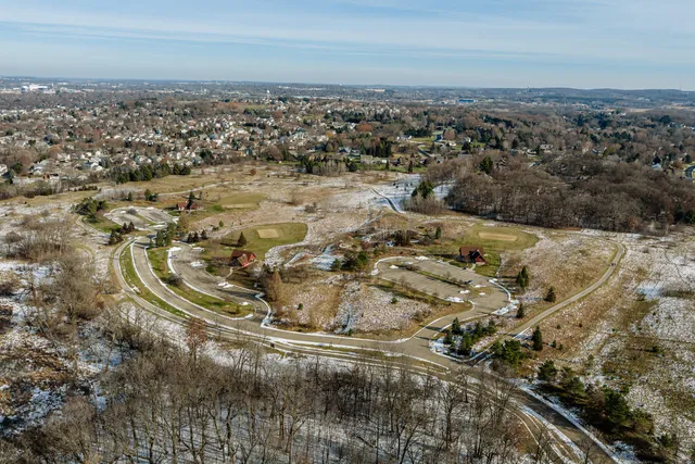 $900,000 | 1424 White Deer Trail, Waukesha, WI 53189