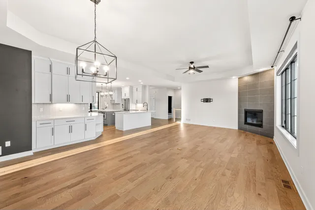 $900,000 | 1424 White Deer Trail, Waukesha, WI 53189