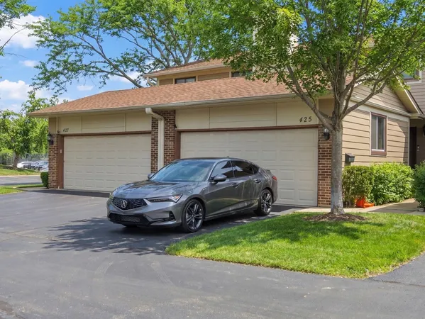 $460,000 | 425 Grouse Lane, Deerfield, IL 60015