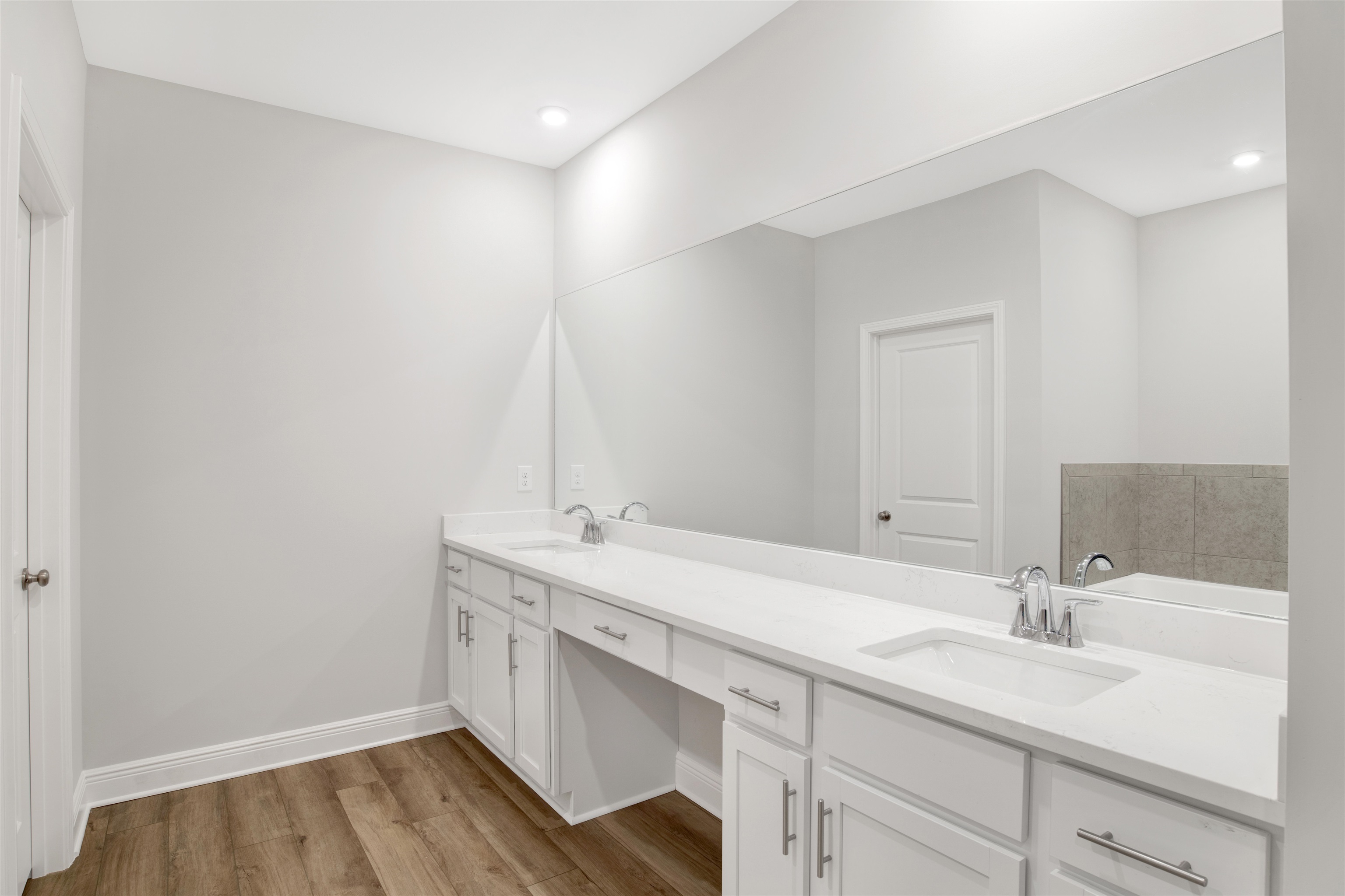 1078 Melbourne Court Foley, AL 36535 - Photo 13 of 20 Primary Bath