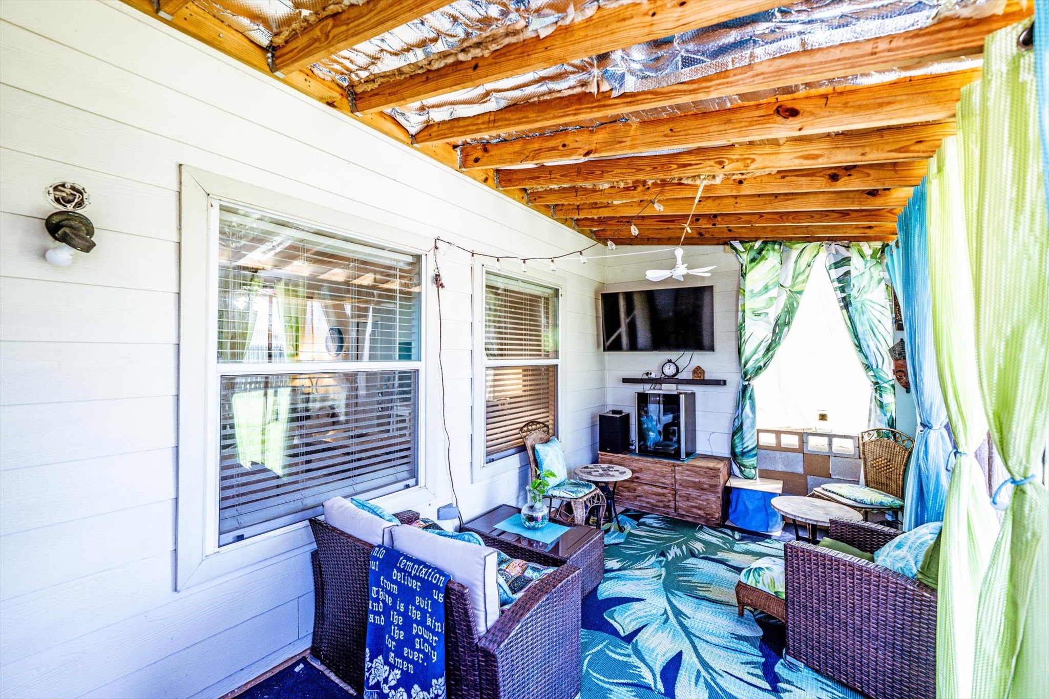 13507 Beech Ridge Lane Houston, TX 77083 - Photo 42 of 49 a living room with furniture and a large window