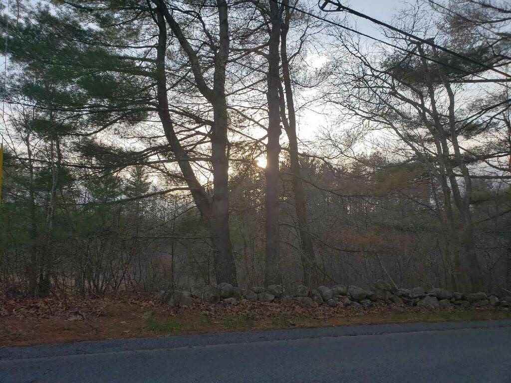 136 Brookdale Road Salem, NH 03079 - Photo 3 of 4