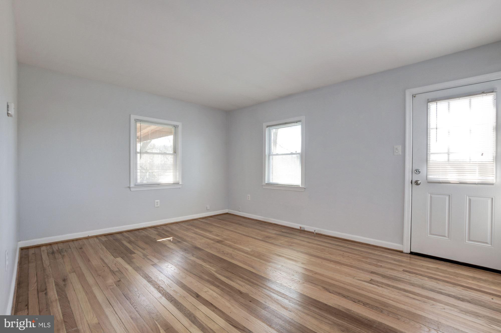 11611 Dewey Road Silver Spring, MD 20906 - Photo 16 of 45 Living Room