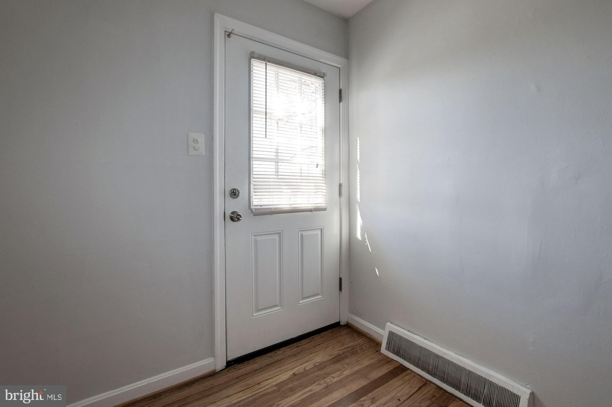 11611 Dewey Road Silver Spring, MD 20906 - Photo 19 of 45 Front Door - Living Room