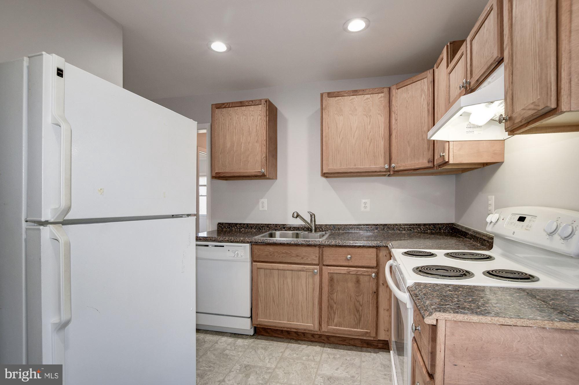 11611 Dewey Road Silver Spring, MD 20906 - Photo 20 of 45 Kitchen