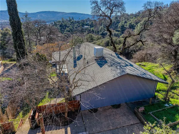 $169,900 | 12410 Lakeview Drive, Clearlake Oaks, CA 95423