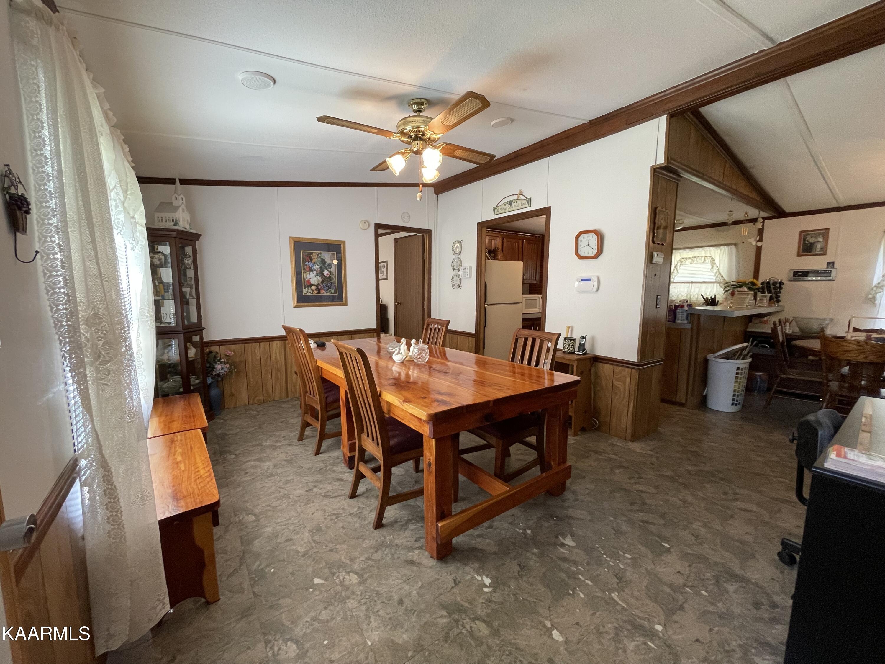 8636 Greenwell Road Powell, TN 37849 - Photo 3 of 27 IMG_2947