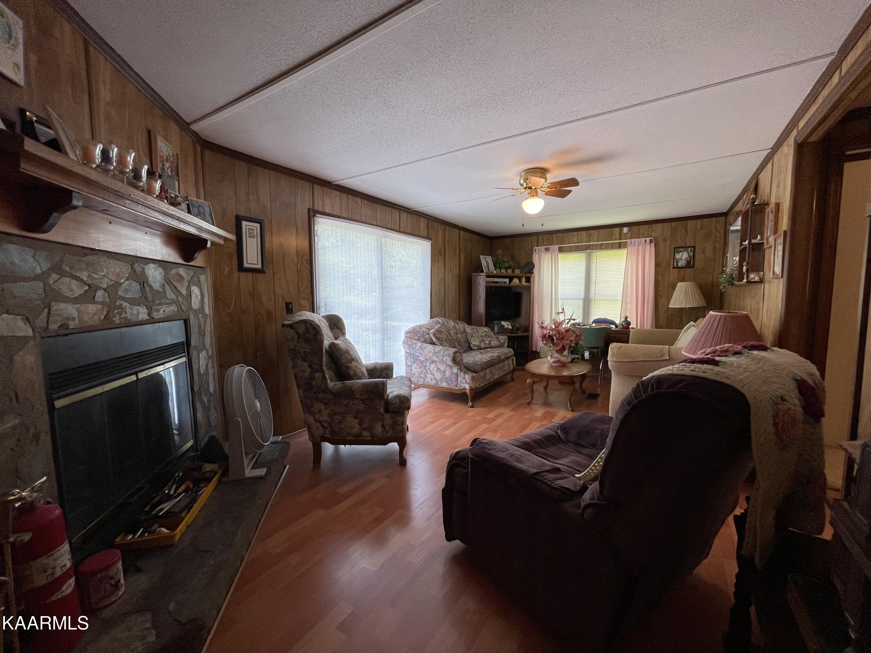 8636 Greenwell Road Powell, TN 37849 - Photo 10 of 27 IMG_2957