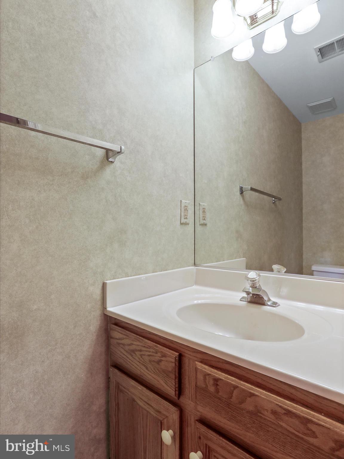 13910 Melton Place Centreville, VA 20120 - Photo 13 of 37