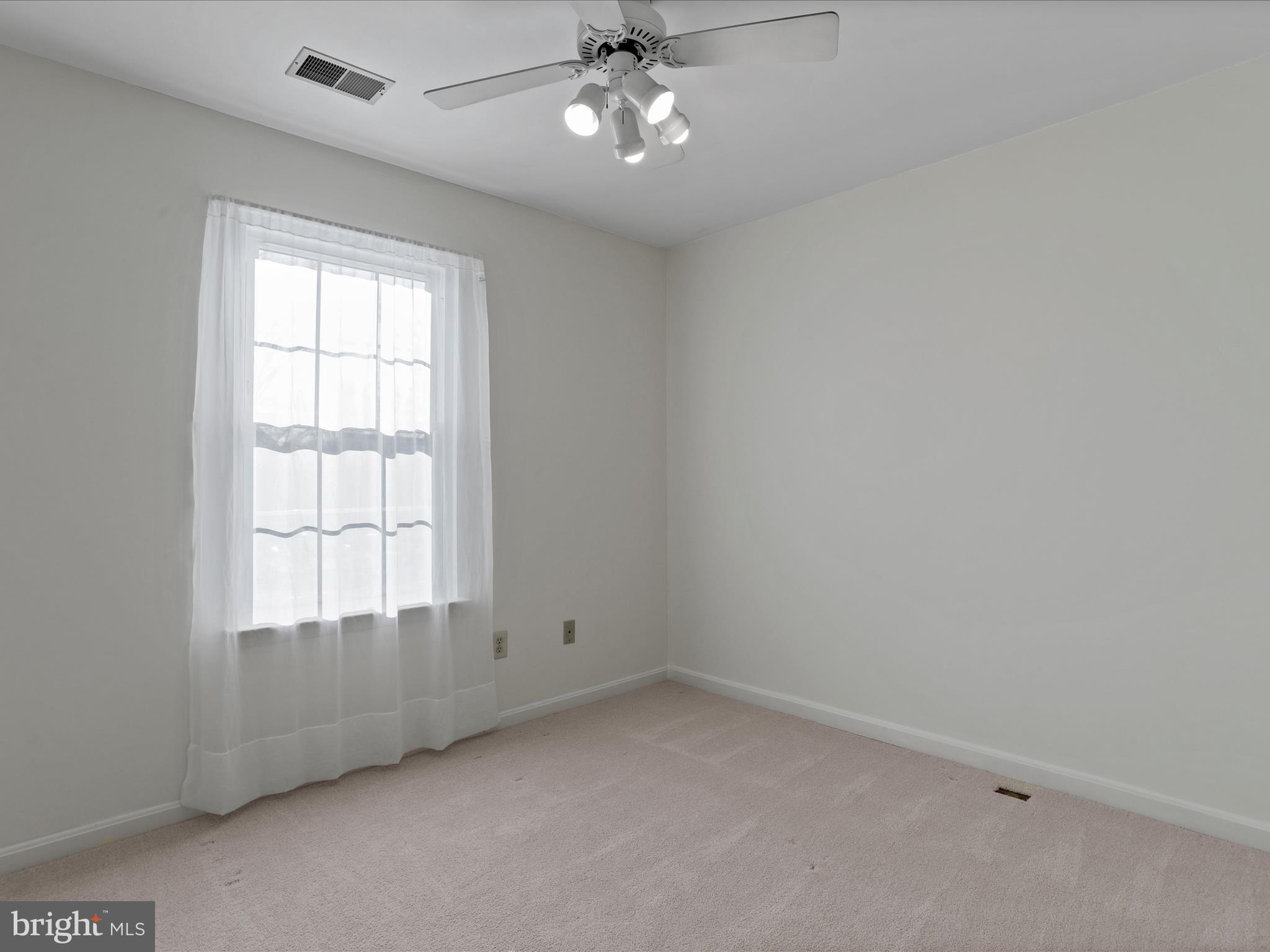 13910 Melton Place Centreville, VA 20120 - Photo 30 of 37