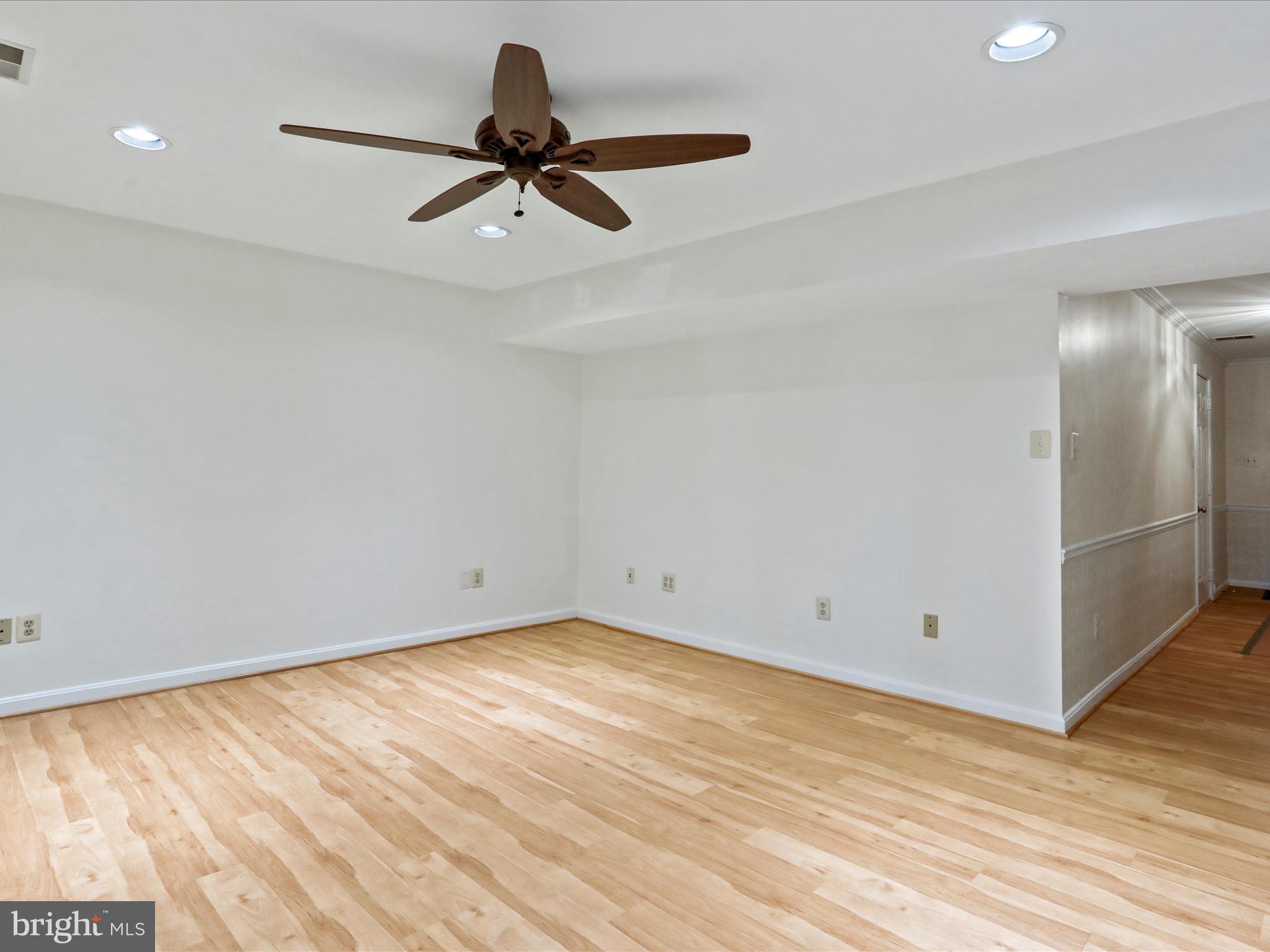 13910 Melton Place Centreville, VA 20120 - Photo 8 of 37