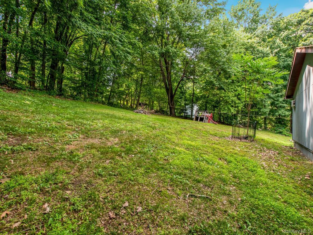 20 Ernst Road Cortlandt Manor, NY 10567 - Photo 18 of 27