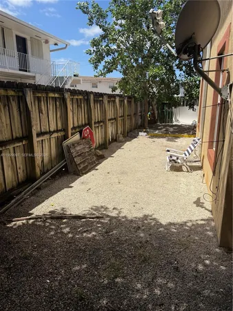 $2,200 | 128 West 21st Street, Unit 202, Hialeah, FL 33010