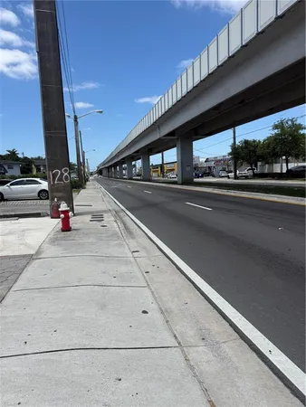 $2,200 | 128 West 21st Street, Unit 202, Hialeah, FL 33010