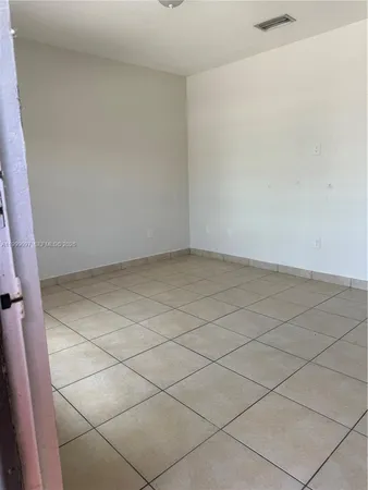 $2,200 | 128 West 21st Street, Unit 202, Hialeah, FL 33010