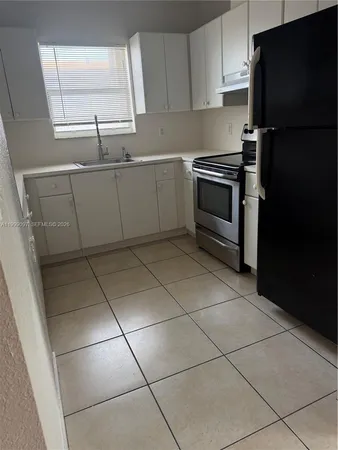 $2,200 | 128 West 21st Street, Unit 202, Hialeah, FL 33010