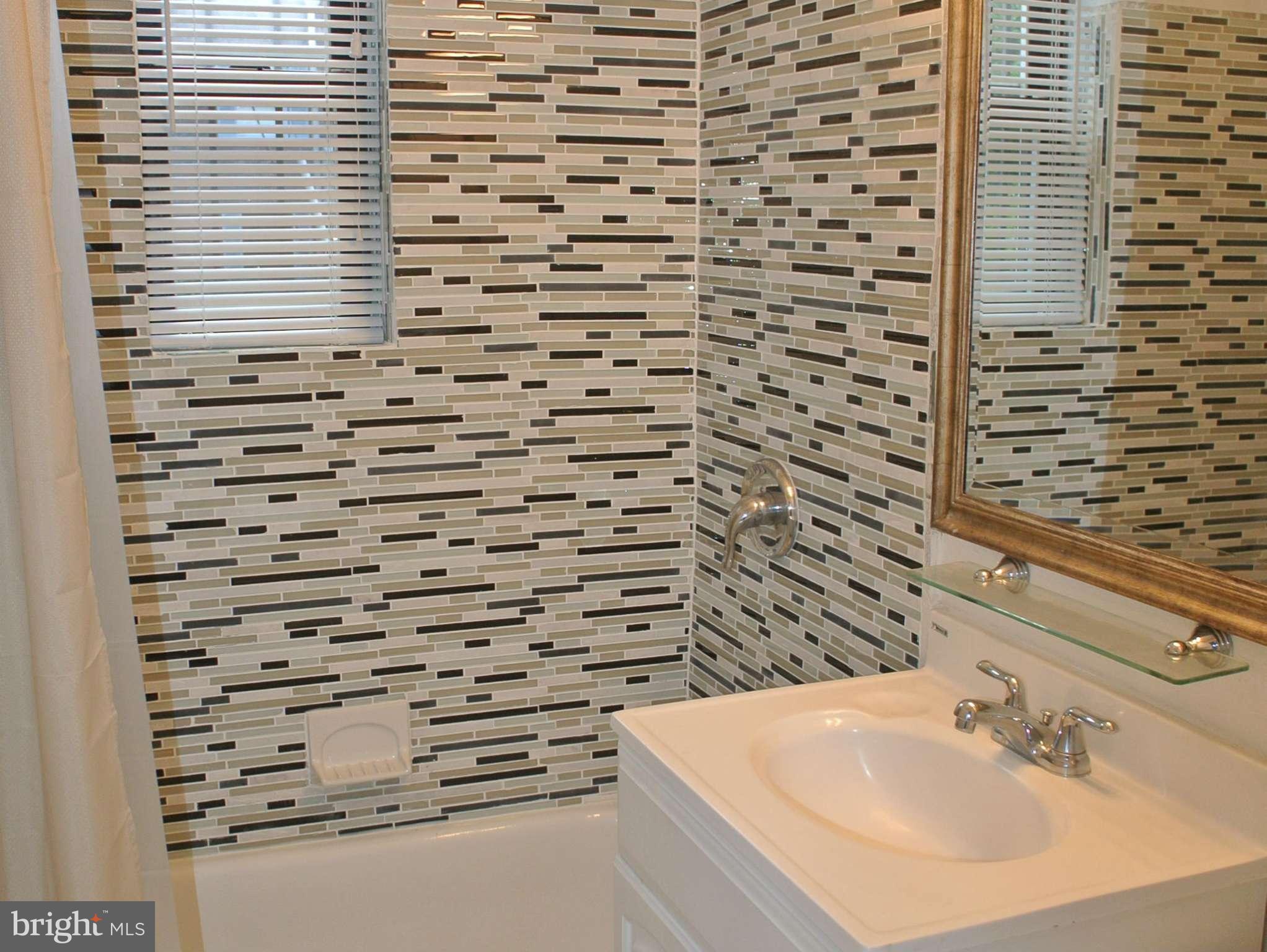 5033 Sheriff Road Northeast Washington, DC 20019 - Photo 10 of 10 Bath