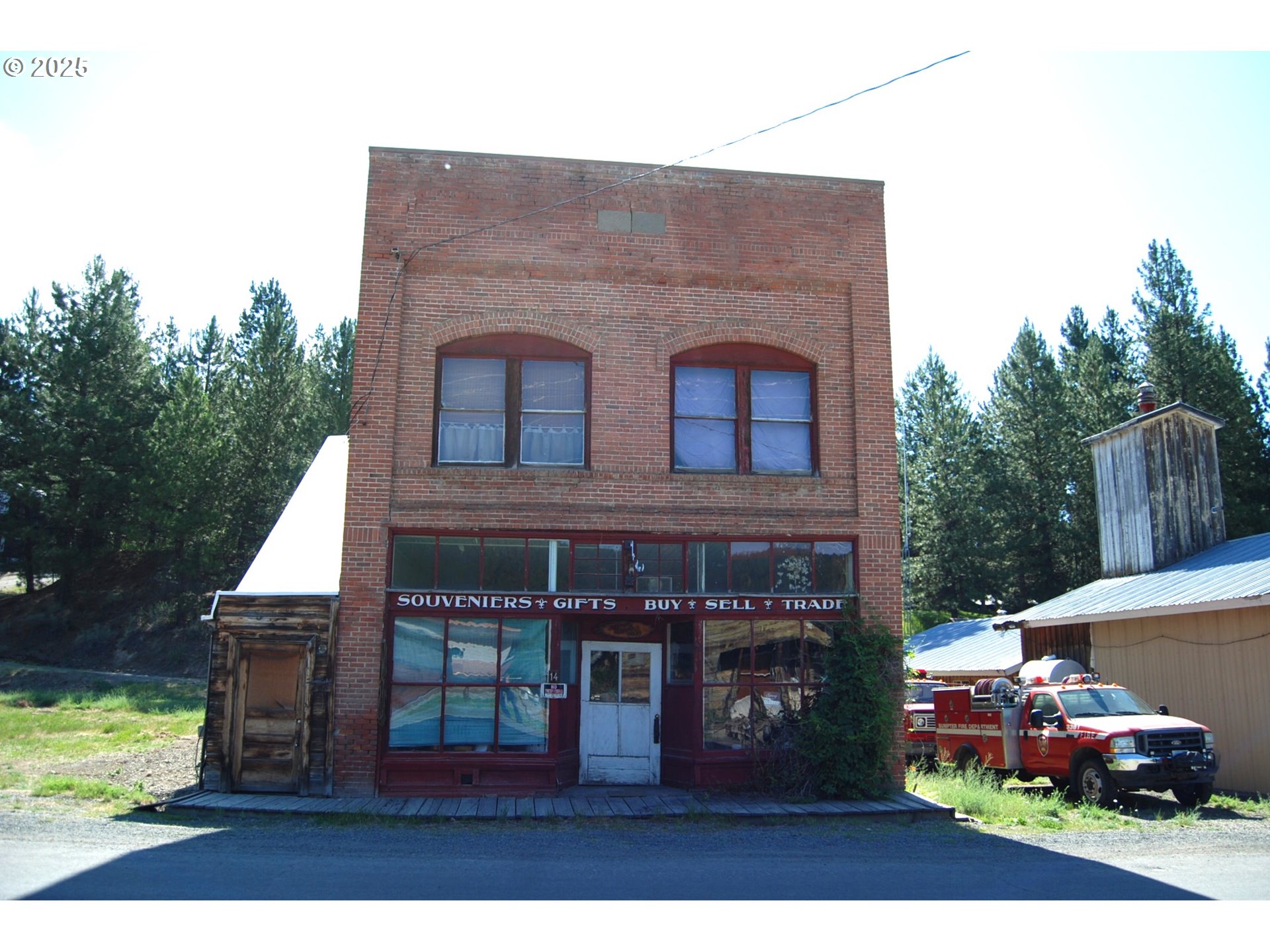 Mill Street Sumpter, OR 97877 - Photo 1 of 40 a front view of house with yard