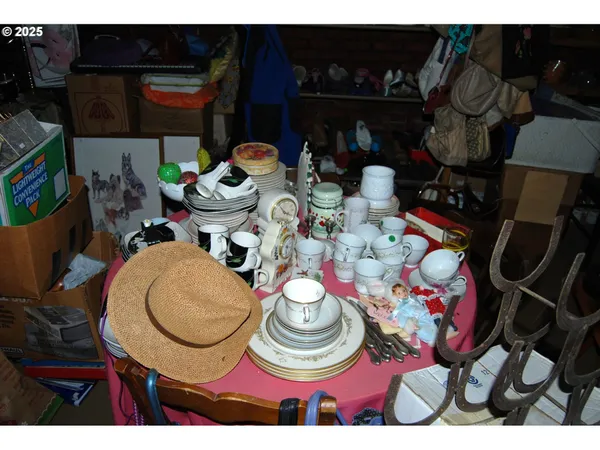 a picture of a living room with a fireplace