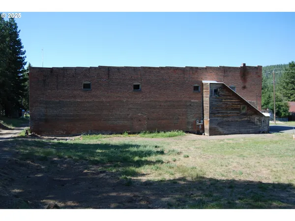 a view of wooden fence
