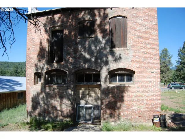 a view of a house with many windows