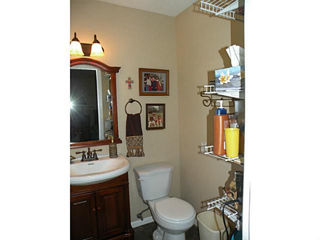7956 Hawthorne Road Indianapolis, IN 46256 - Photo 13 of 23 Gallery Image 13