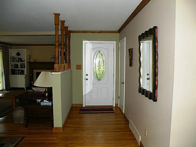 7956 Hawthorne Road Indianapolis, IN 46256 - Photo 3 of 23 Gallery Image 3