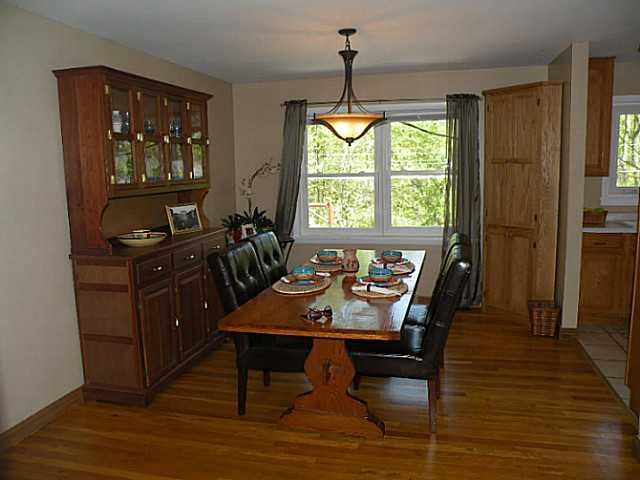 7956 Hawthorne Road Indianapolis, IN 46256 - Photo 7 of 23 Gallery Image 7