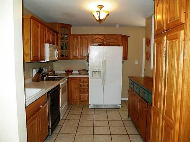 7956 Hawthorne Road Indianapolis, IN 46256 - Photo 8 of 23 Gallery Image 8