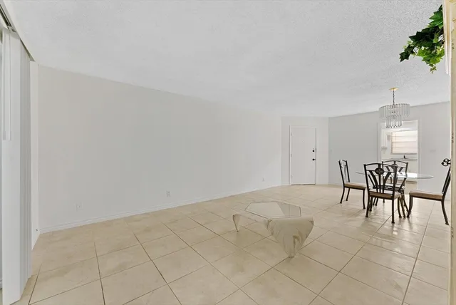 $2,100 | 10821 North Military Trail, Unit 19, Palm Beach Gardens, FL 33410
