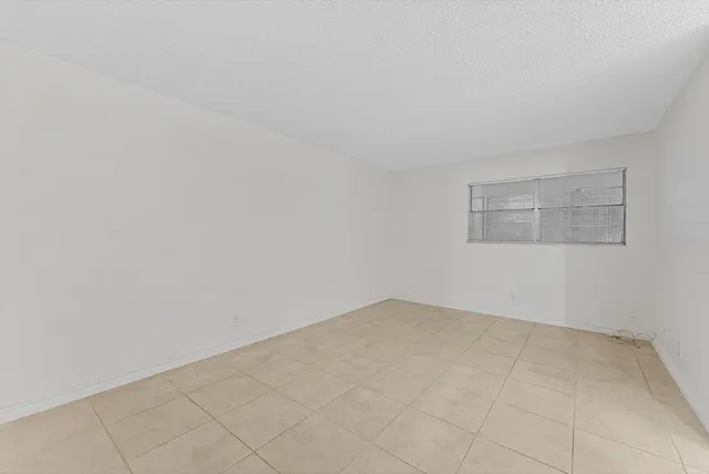 $2,100 | 10821 North Military Trail, Unit 19, Palm Beach Gardens, FL 33410