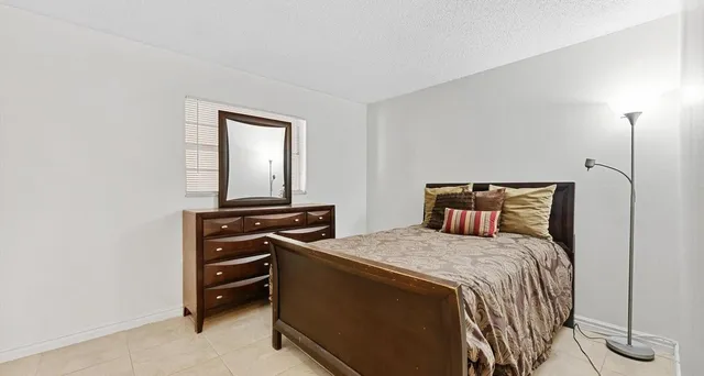 $2,100 | 10821 North Military Trail, Unit 19, Palm Beach Gardens, FL 33410