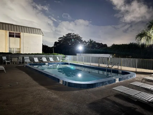 $2,100 | 10821 North Military Trail, Unit 19, Palm Beach Gardens, FL 33410